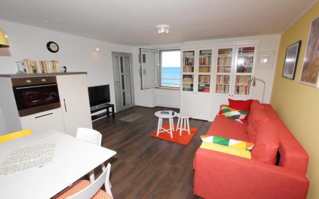 El Corsaro 2 One-bedroom Apartment With Sea View