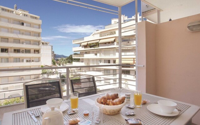 24m At 200m From Beach Residence With Pool