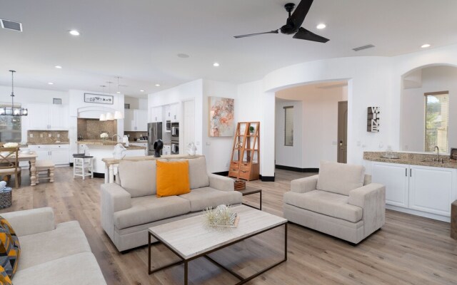 Private Home w Pool & Spa Family Friendly