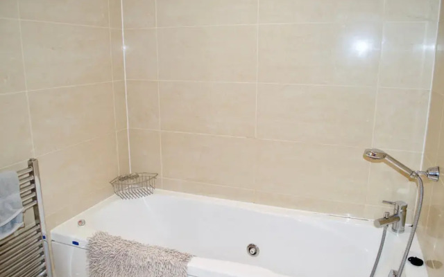 3 Bedroom Flat With 2 Balconies