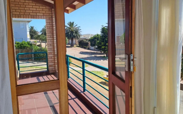Villa @ 19 Palm with spectacular sea views