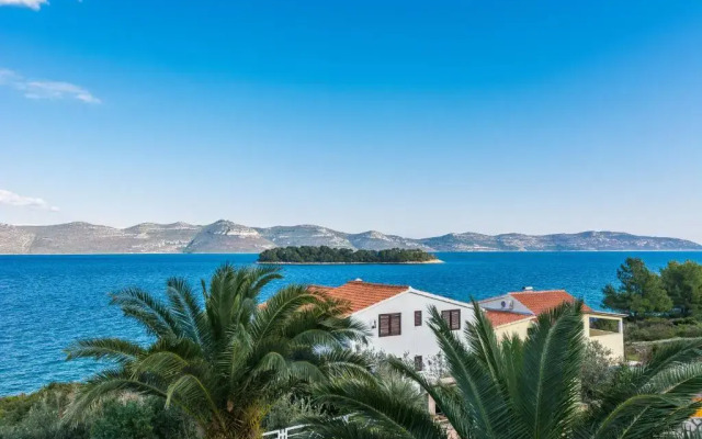 Villa Iž
