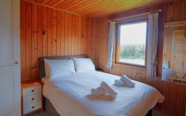 10 Pinewood Retreat