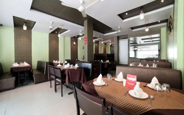 OYO 15211 Hotel Midas