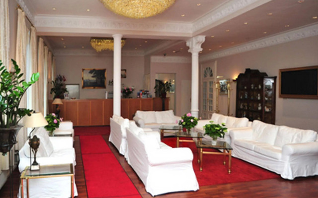 Hotel Commodore