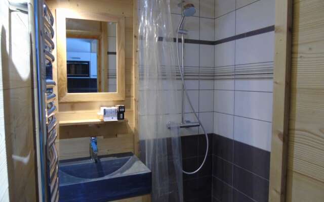 Lou Services Apartment M2-332 LSI 001