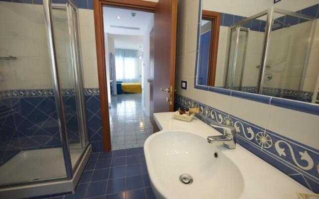 Santa Tecla Apartments