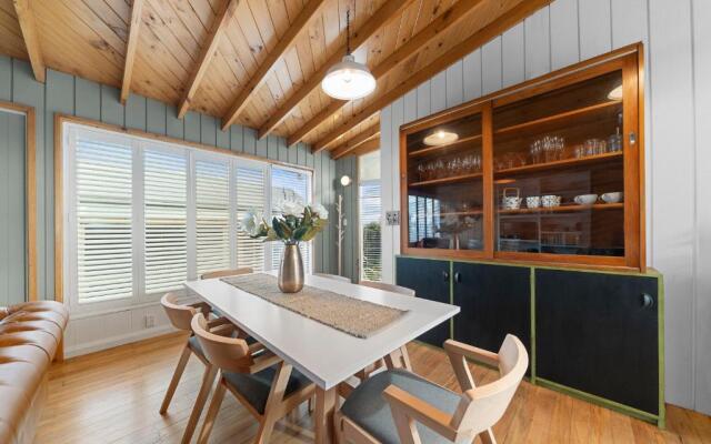 The Walnut Tree House - Martinborough Holiday Home