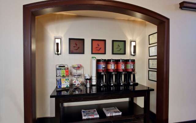 Hampton Inn & Suites Newtown