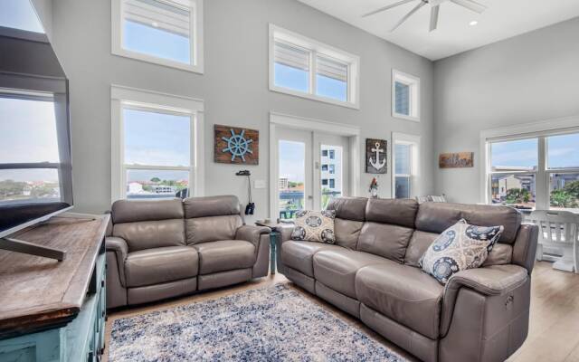 Pelican at Sound Side