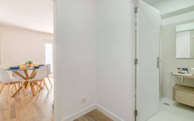 Lisbon Stay at Santo António Flat