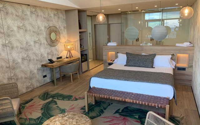 Hotel Tropical Gava Mar