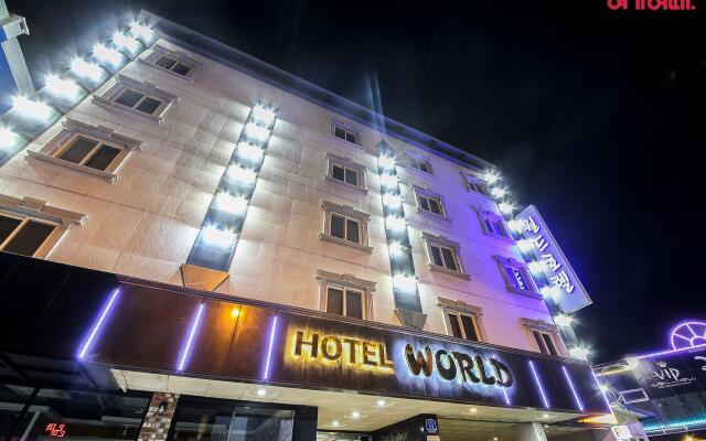 Goodstay World Hotel