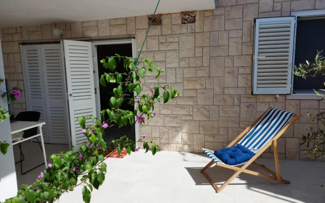 RA apartment for 2 people in Bol