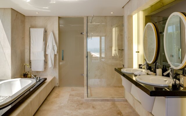 Moondance Villa & Suites