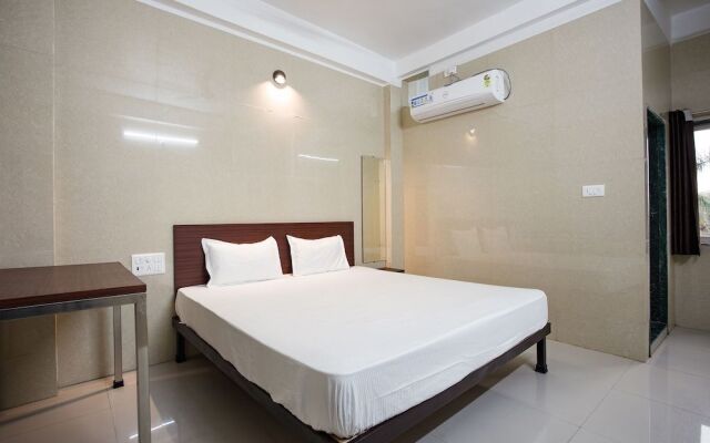 Spot On 23725 Jay Shanti Palace Hotel