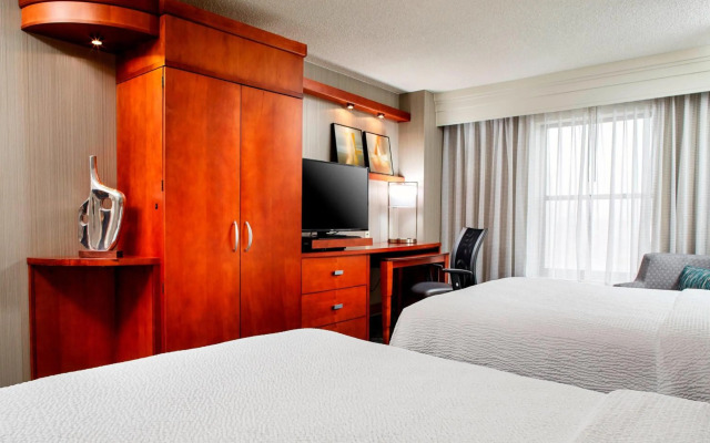 Courtyard by Marriott Hamilton