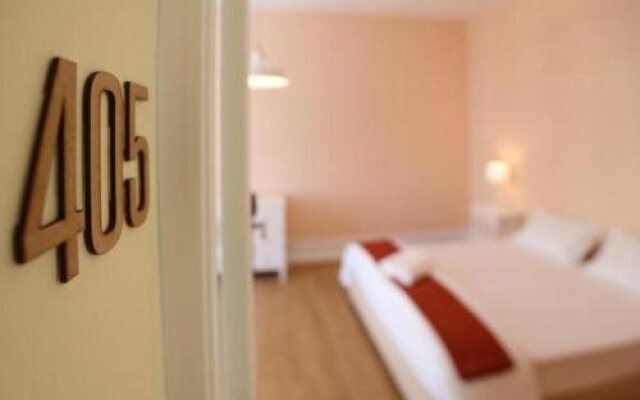 Magnlia Porto Hostel  Suites