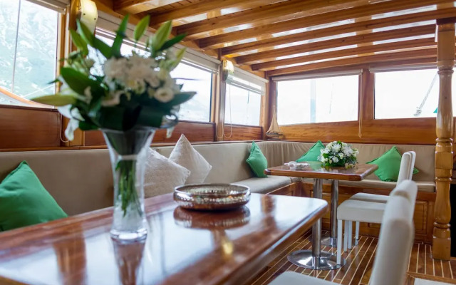 Dm Yachting - 7 Night Cruise Sun-Sun