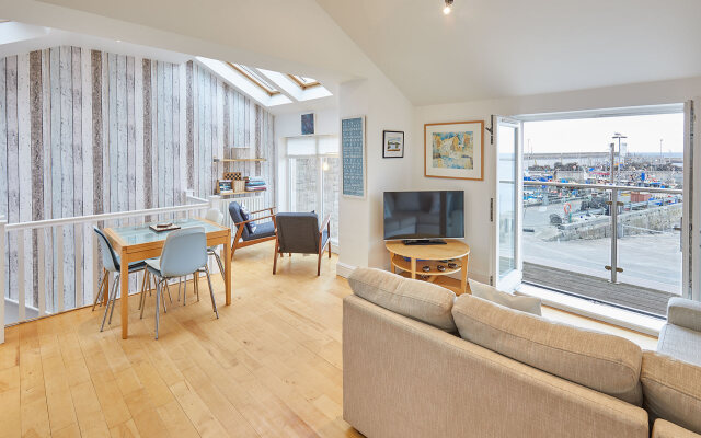 Host Stay The Plaice