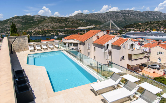 Villa Curic