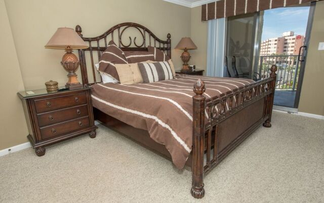 Inlet Reef 312 2 Bedroom Condo by RedAwning
