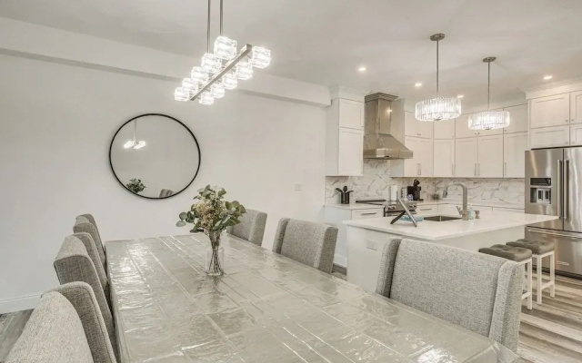 Walk to Mississippi River: Grafton Townhome!