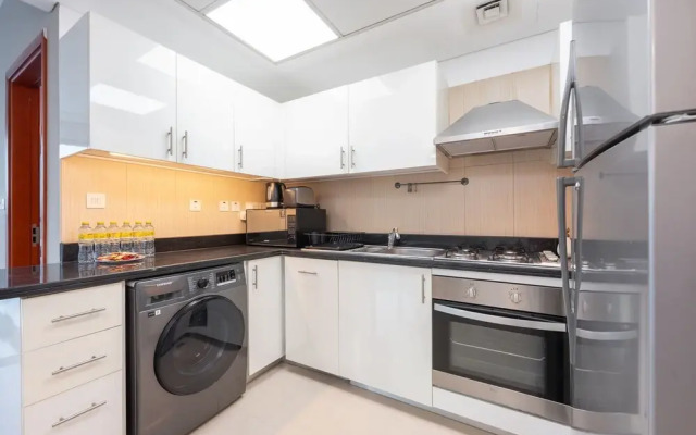 Well-furnished 3 Bedroom in Park Towers Difc