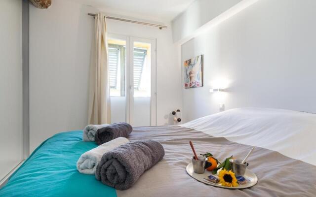 Ross 5- F2, Lumineux, Balcon, Loft, Clim, Vieux-Nice