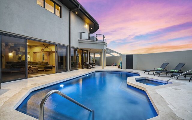 The Oasis 5 Bedrooms 5 Bathrooms Home