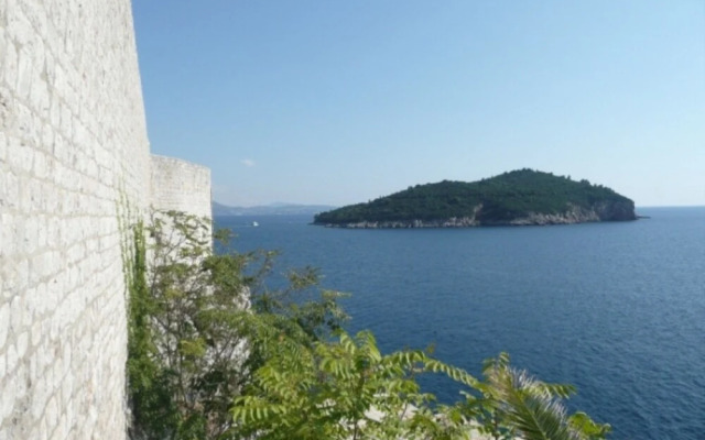 Sea View West Room With Bath, Kitchen, Yakuzzi on Terrace