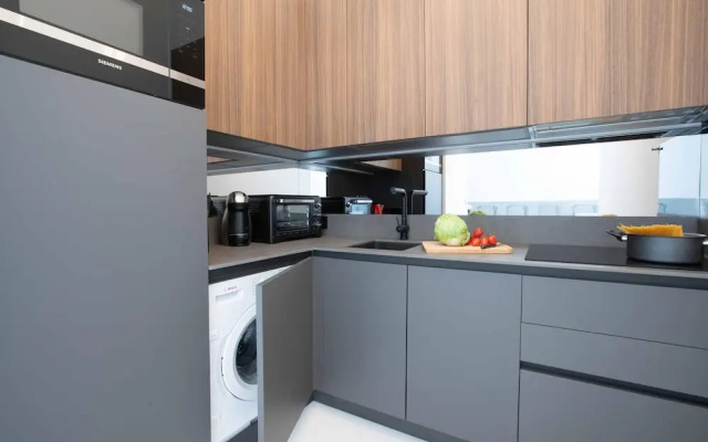 Le Magenta in Nice With 1 Bedrooms and 1 Bathrooms