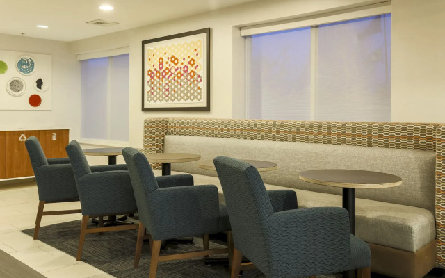 Holiday Inn Express Rochester NE- Irondequoit by IHG