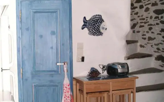 3-level doll house in Kea Ioulida/Chora, Cyclades