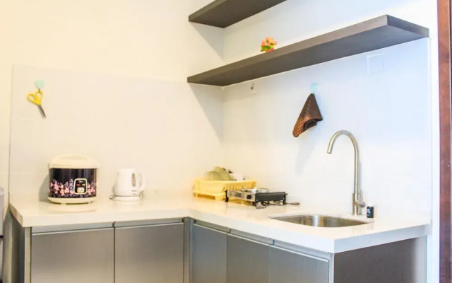 Studio @ Brooklyn SOHO & Suites Alam Sutera Apartment By Travelio