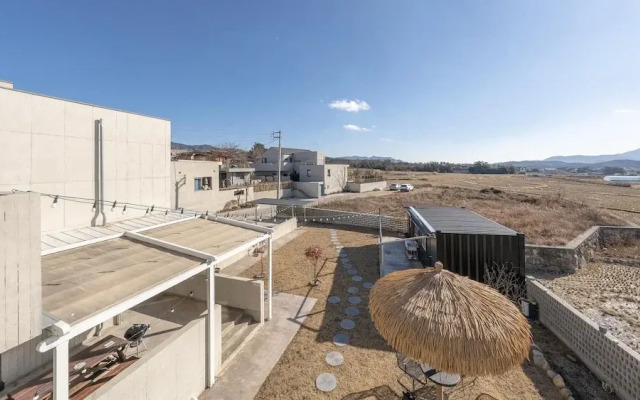 Gyeongju EL Poolvilla Pension