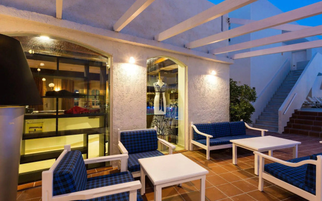 Castello Bianco Aparthotel