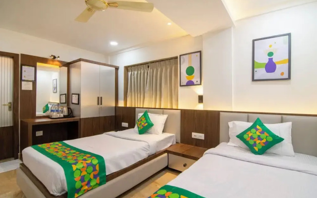 Treebo Petals Banquet & Suites - Kolkata