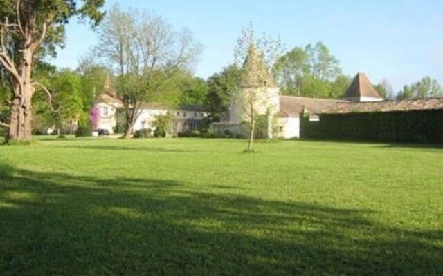 Chateau De Puyrigaud