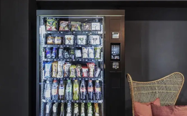 Black F House - Serviced Apartments