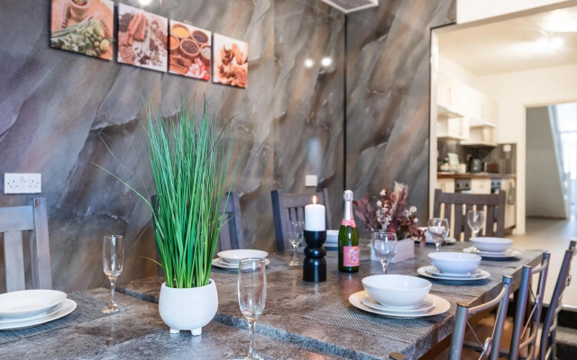 Favour Spacious Inn By Jesouth