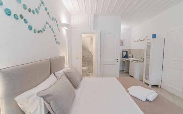 Seafront House in Andros Town with Sunrise & Ocean Views