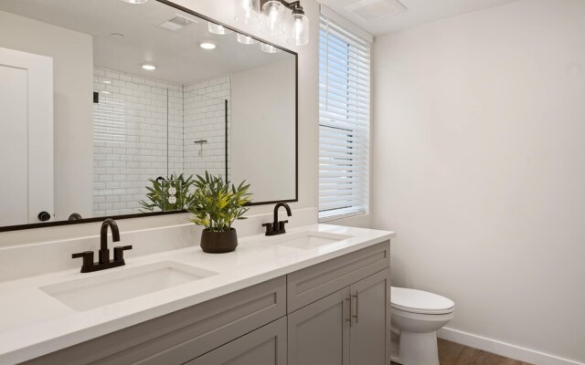 Desert Disney 2 Bedroom Condo