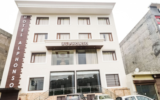 Capital O 44117 Hotel Alphonso