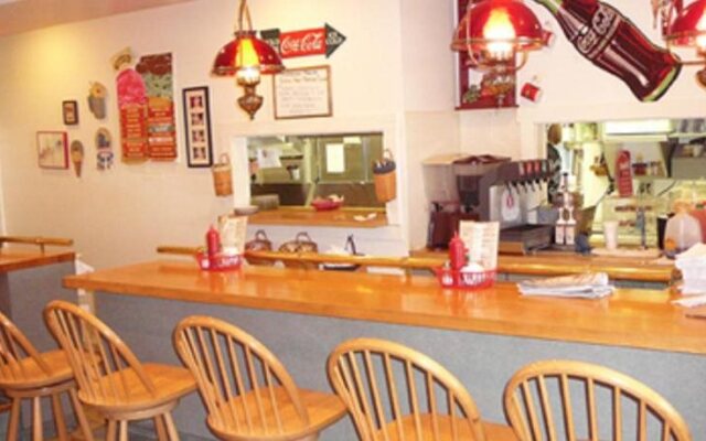 Country Squire Inn and Suites