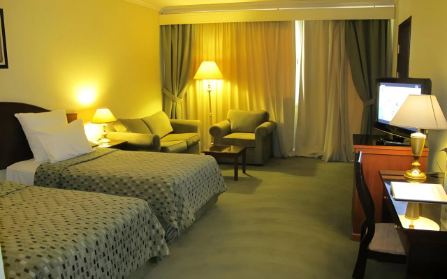 Grand Pyramids Hotel