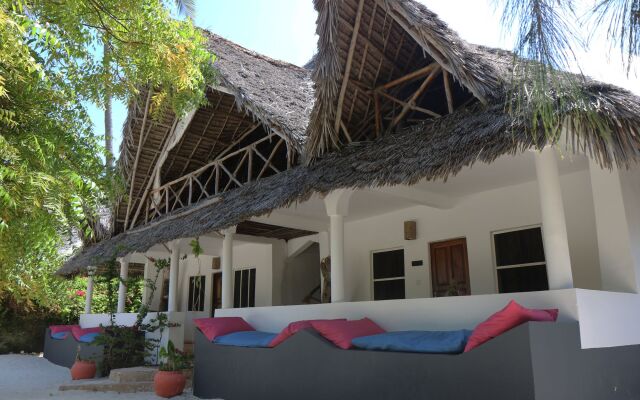 Blue Reef Sport and Fishing Lodge & Bungalows