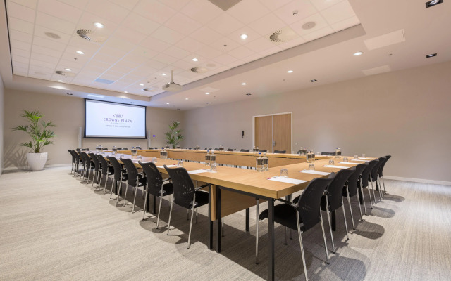 Crowne Plaza Utrecht - Central Station by IHG