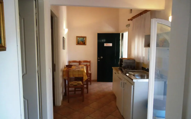 Almyra Apartments & Studios