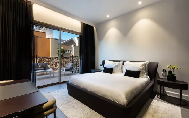 Dhotel